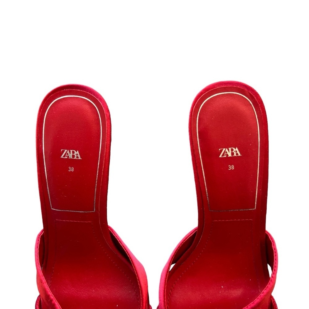 Zara - Red Satin Effect Toe Loop Square Heels Sandals Sz 38 - Picture 3 of 11